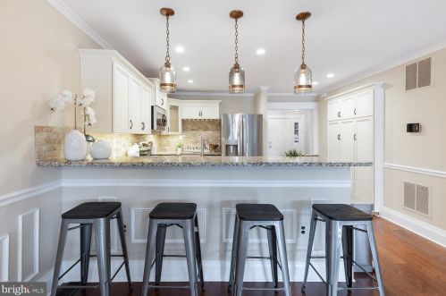 728 Oak Grv Cir, Severna Park MD 21146-4219 exterior