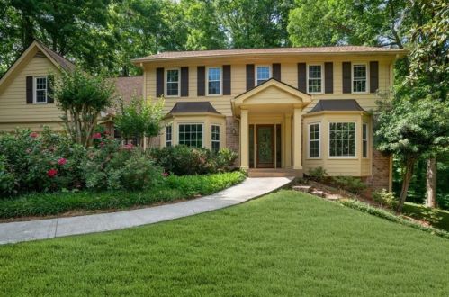 1034 Hidden Hollow Dr, Marietta, GA 30068-2426