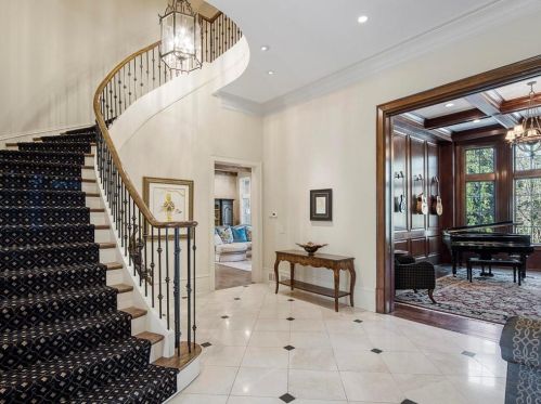 5540 Lake Island Dr, Atlanta GA  30327-4832 exterior
