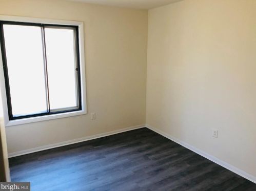 7037 Brocton Ct, Springfield VA  22150-3049 exterior