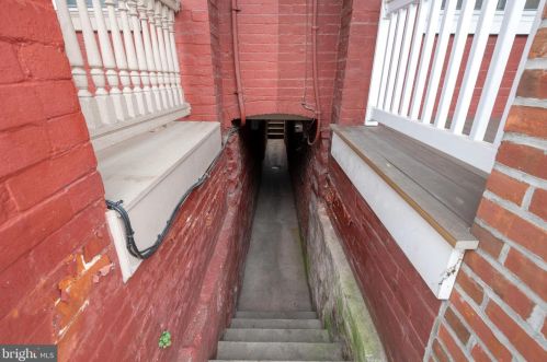 232 Walnut St, Lancaster PA  17602-2342 exterior