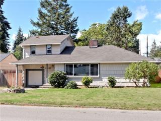 16035 Ashworth Ave, Seattle, WA 98133-5742