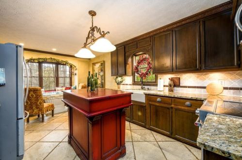 4607 Robie Rd, Lilburn, GA 30047-4777