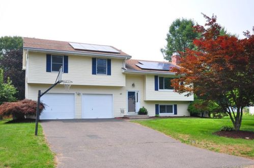 46 Somerset Dr, Windsor, CT 06095-1479