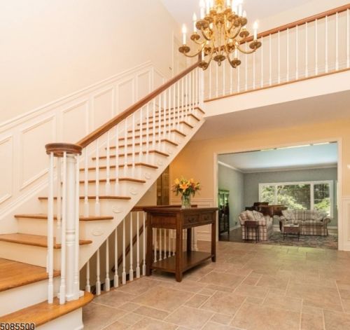 10 Briarcliff Ter, Kinnelon, NJ 07405-2278
