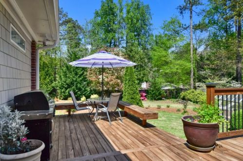 620 Mabry Rd, Atlanta GA  30328-2604 exterior