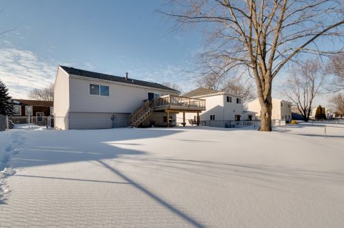 689 Sand Crk Dr, Carol Stream IL  60188-9135 exterior