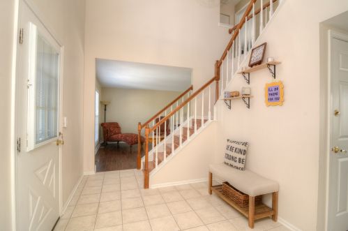 1198 Knollwood Dr, Carol Stream IL  60188-2943 exterior