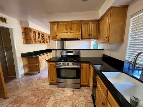 3800 Santa Carlotta St, Glendale CA 91214-1158 exterior