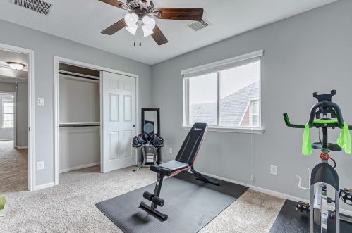 9306 Wheatfield Ln, Richmond TX 77469-5358 exterior