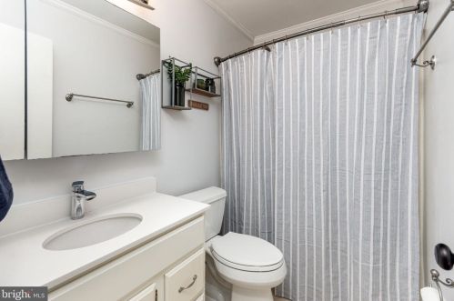 1217 Pine Ave, Shady Side MD 20764-9575 exterior