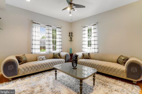 6803 Braddock Rd, Springfield VA  22151-3016 exterior