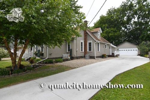 635 Aldrich St, Geneseo, IL 61254-1054