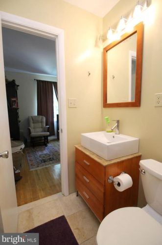 7676 Tiverton Dr, Springfield VA  22152-2018 exterior