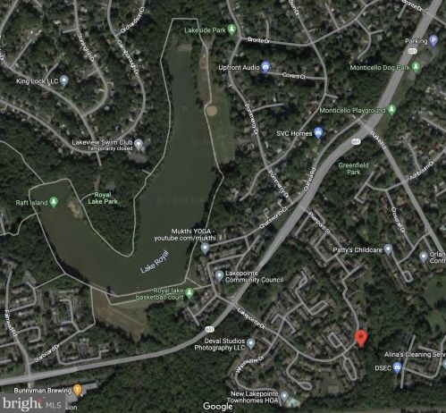 9733 Lakepointe Dr, Springfield VA  22015-1881 exterior