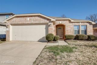 7949 Meadow View Trl, Fort Worth TX  76120-2627 exterior