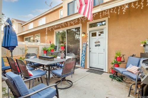 8476 Durango Way, Anaheim CA  92808-2382 exterior