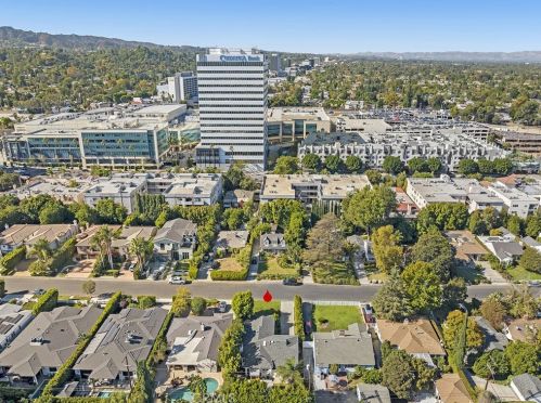 4706 Halbrent Ave, Van Nuys CA  91403-2420 exterior