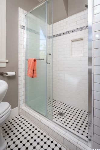1357 Moncado Dr, Glendale CA  91207-1831 exterior