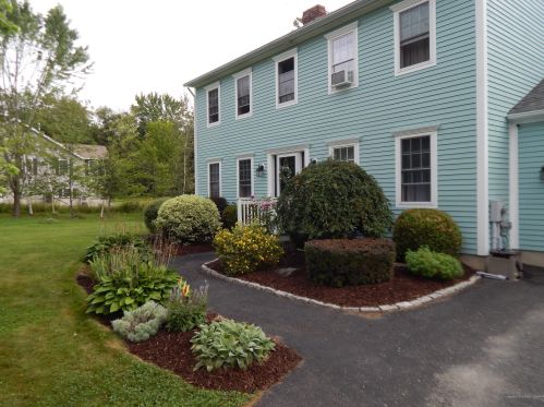 28 Rosebud Ln, Brewer, ME 04412-1299