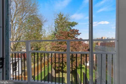 231 Mulberry St, Lancaster PA  17603-3741 exterior