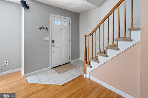 16 Dunmoor Ct, Trenton, NJ 08690-3330