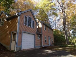 11 High St, Chester, CT 06412-1101