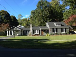40 Norris Rd, Norris, TN 37828-5004
