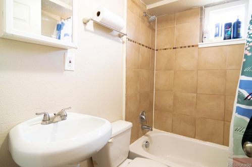 2038 6th Ave, Greeley CO  80631-7106 exterior