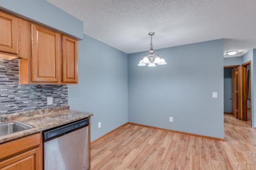 4464 Cinnamon Ridge Trl, Saint Paul MN  55122-2385 exterior