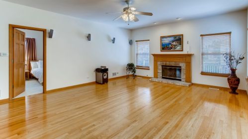 308 Century Dr, Pingree Grove IL  60140-4014 exterior