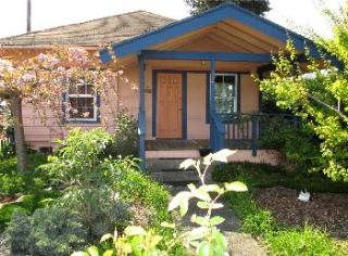 377 Dean St, Coquille, OR 97423-1713