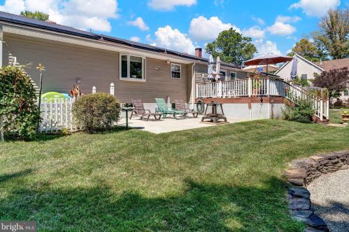 11 Corey Dr, Trenton NJ  08628-1503 exterior