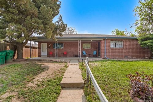 1186 Akron St, Denver, CO 80010-3051