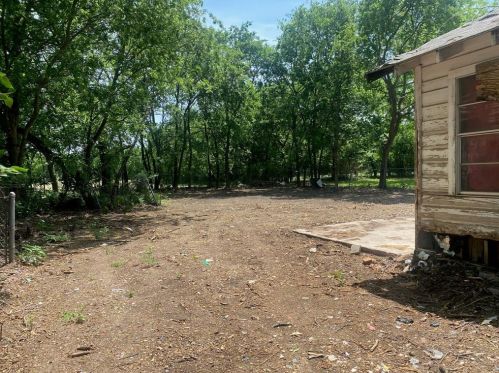 404 Texas St, Cedar Hill TX 75104-2610 exterior