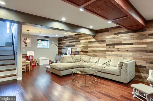 2861 Southwick Dr, Lancaster PA  17601-3547 exterior