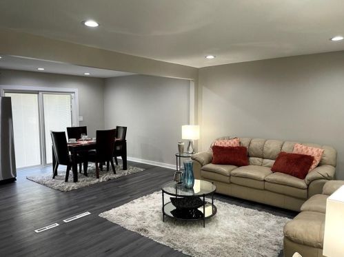 3231 Amhurst Dr, Atlanta, GA 30318-5930