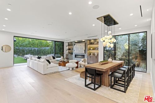 15754 Morrison St, Van Nuys CA  91436-1544 exterior