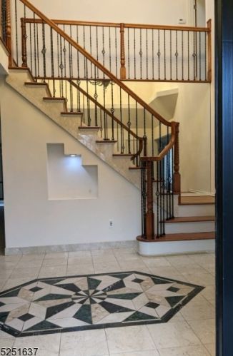 17 Gravel Hill Rd, Kinnelon, NJ 07405-2260