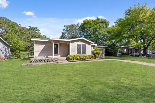 3747 Kris St, Fort Worth TX  76180-1509 exterior