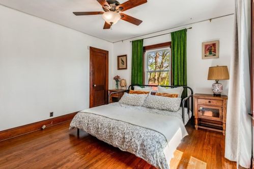 2496 Jefferson Ter, Atlanta GA  30344-2743 exterior