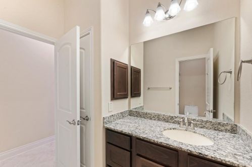 6226 Milam Branch Ln, Richmond TX 77471-6654 exterior