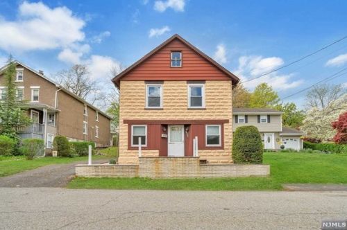 109 Brakeshoe Pl, Mahwah, NJ 07430-1102
