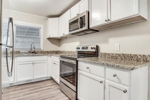 3585 Ingledale Dr, Atlanta GA  30331-2434 exterior