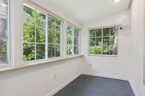 955 Hall Pl, Atlanta GA  30318-4926 exterior