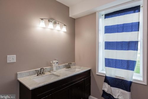 2355 View Rd, Lancaster PA  17602-1844 exterior