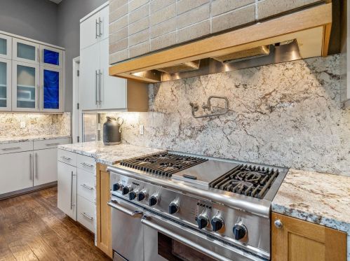 4750 Gresham Dr, Folsom CA  95762-7700 exterior