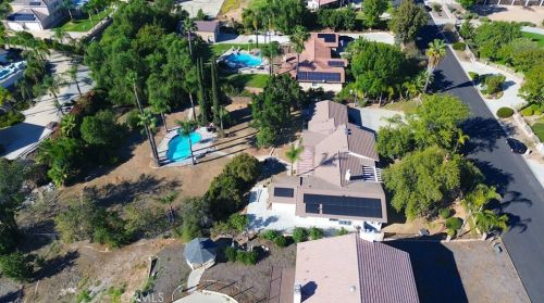 16685 Bonanza Dr, Riverside CA  92504-5706 exterior