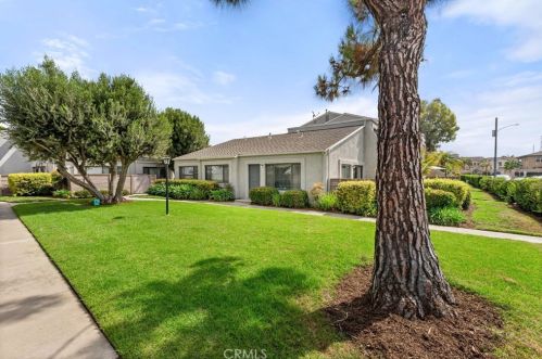 17893 Maggie Ln, Huntington Beach, CA 92647-7019