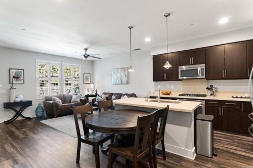 1606 Fairlead Ave, Carlsbad, CA 92011-3607